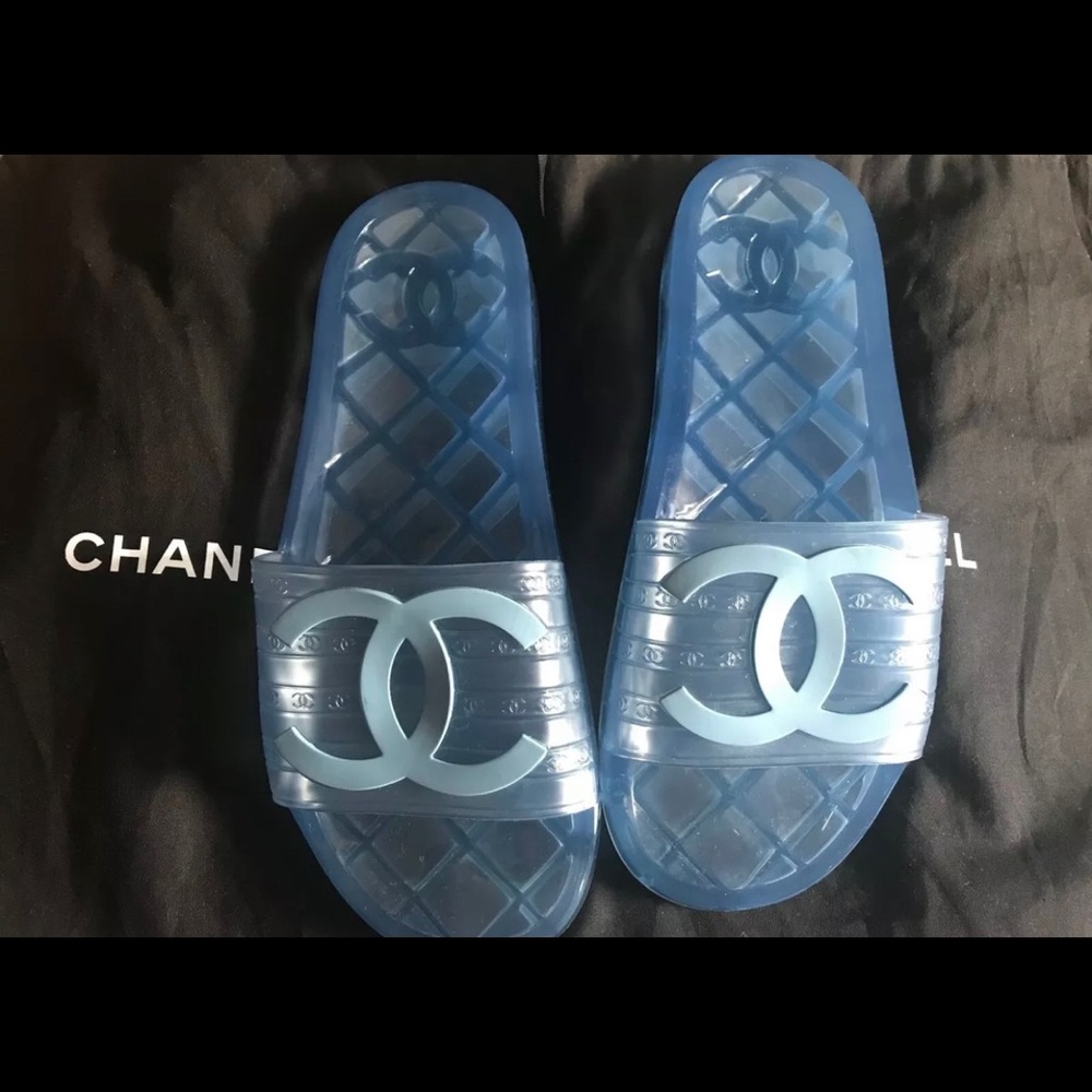 CHANEL TRANSPARENT SLIDES